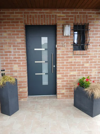 remplacement de menuiseries à Proville : Porte d'entrée monobloc aluminium 80 cm