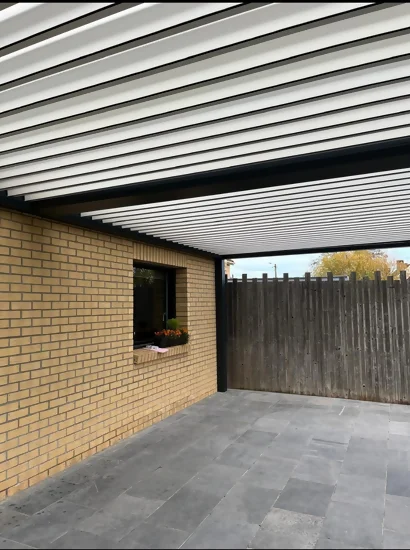 vue d'une pergola en cours de construction sur terrasse à Brebières près de Cambrai